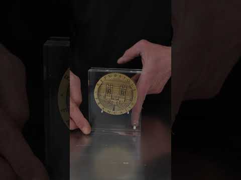 Plexiglas display for 2 to 3 cm coins