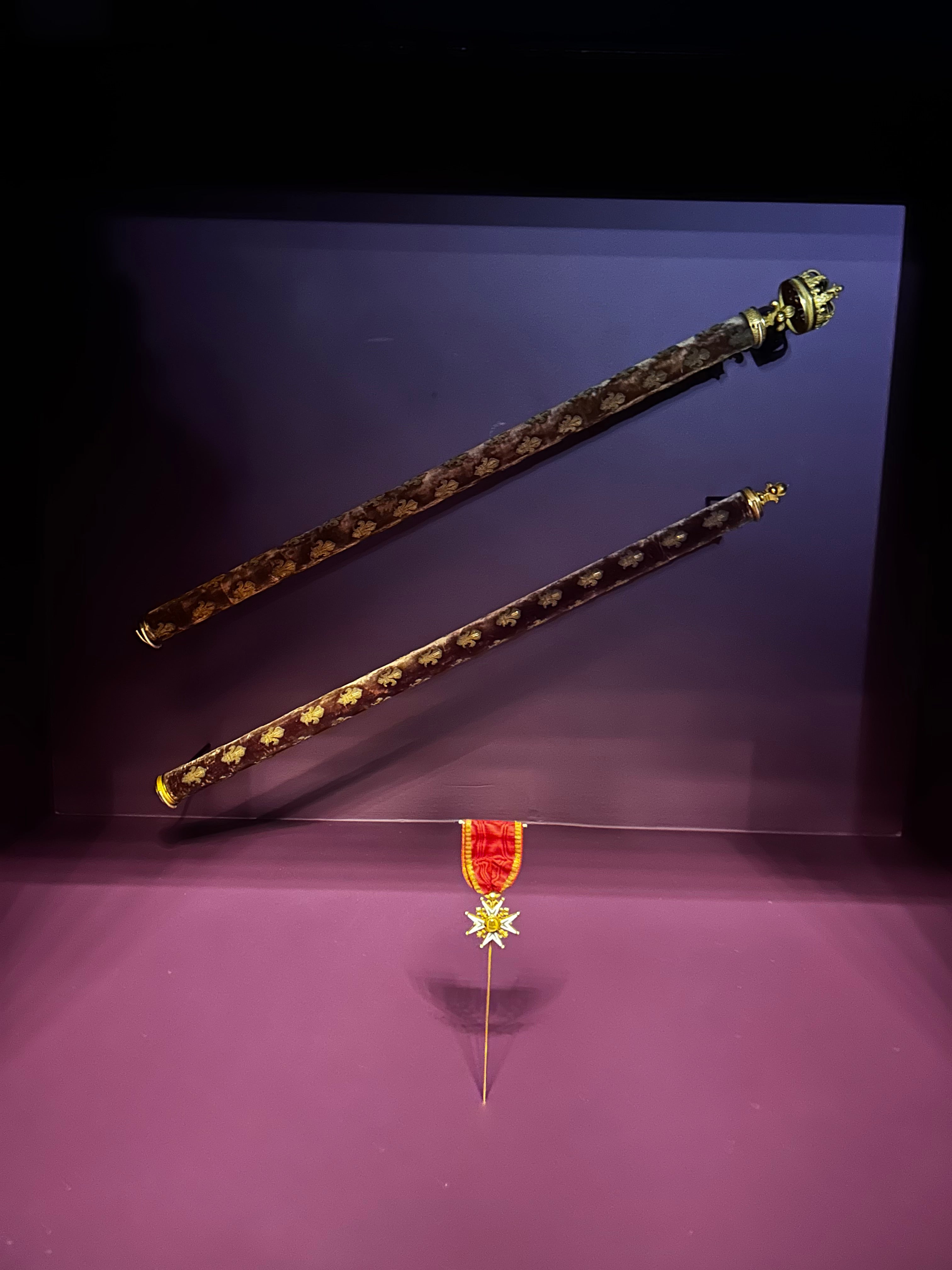 Création des socles sur-mesure pour l'exposition "le dernier sacre" à  la galerie des Gobelins