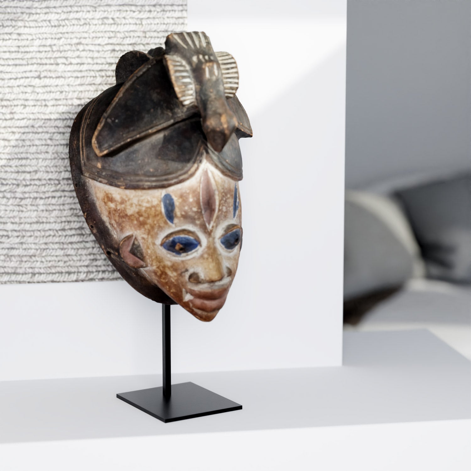 masque africain sur présentoir en acier 