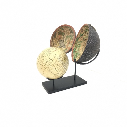 globe terrestre de poche sur socle sur mesure en acier 