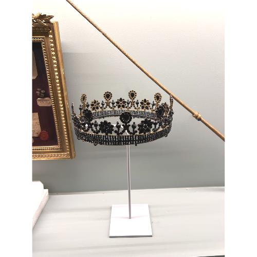 couronne sur un socle sur mesure 