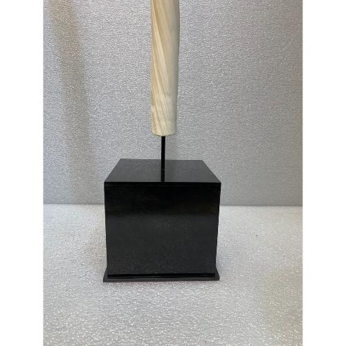 socle en acier sur mesure pour un rostre 