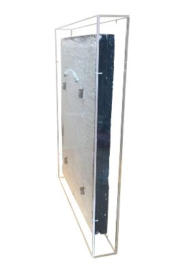 Coffret acrylique transparent vu de dos fixation discrète à accrocher au mur sur fond blanc