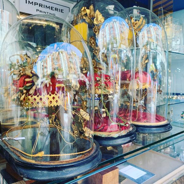 globes en verre anciens La Bulle puces de paris saint ouen 